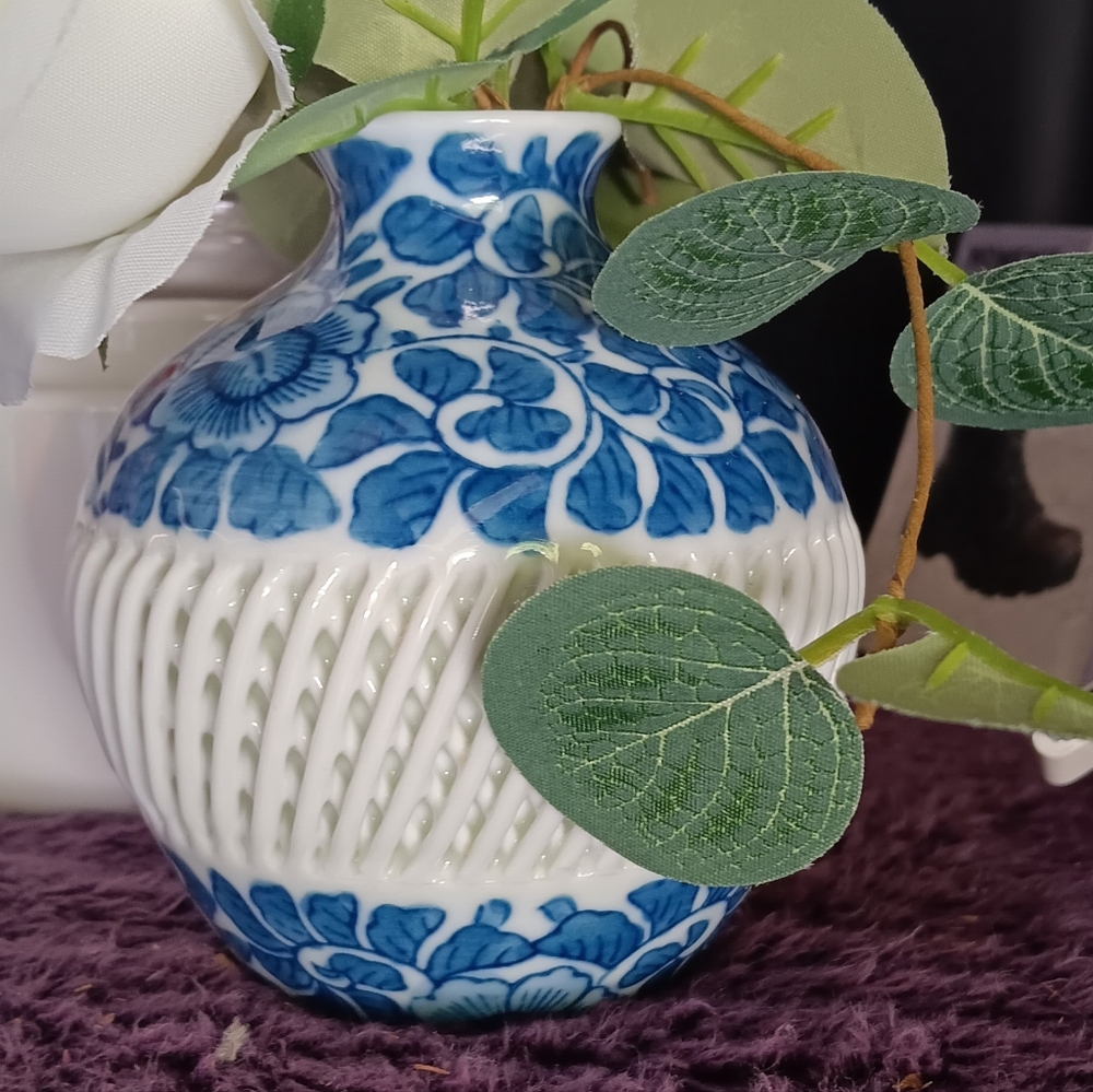 Vintage Japanese Blue And White Floral Porcelain Reticulated Lattice Weave Vase